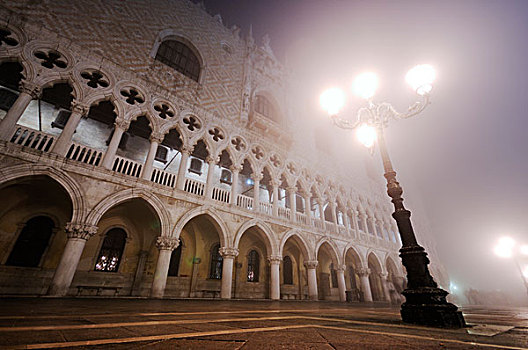 宫殿,公爵宫,灯笼,雾,夜晚,威尼斯,威尼托,意大利,欧洲