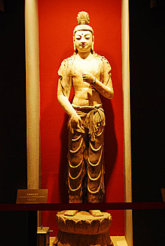 甘肃博物馆内彩塑菩萨像