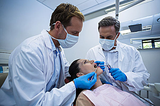 牙医,检查,女病人,工具,牙科诊所