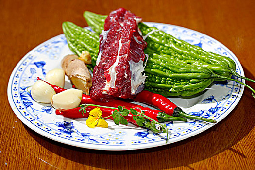 辣椒,苦瓜,肉