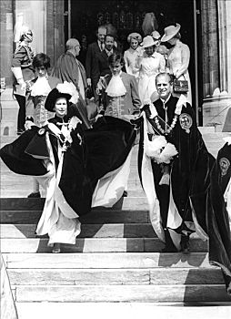 伊丽莎白二世女王,菲利普亲王,嘉德勋章,典礼,圣乔治教堂