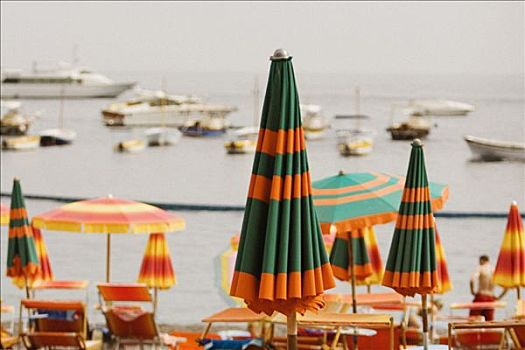 沙滩伞,海滩,波西塔诺,阿马尔菲海岸,萨勒诺,坎帕尼亚区,意大利