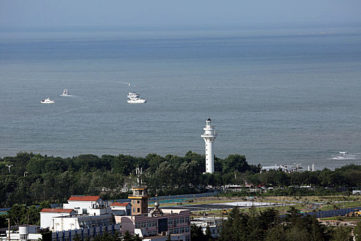 山东省日照市,旅游季火爆开启,海边风景如画让人赏心悦目