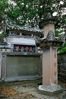 重庆市北培区,原江北县,柳荫乡塔坪寺这一清代经幢,又名云楞碑,及石碑亭