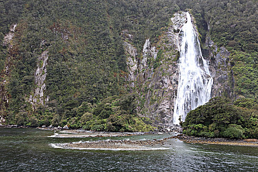 米弗峡湾