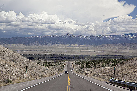 汽车,乡间小路,山谷,新墨西哥,美国,俯视图