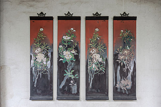 四幅木雕花卉挂屏