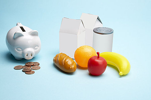 存钱罐,纸盒,塑料制品,食物