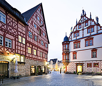 半木结构房屋,市场,建筑,黃昏,上弗兰科尼亚,巴伐利亚,德国,欧洲