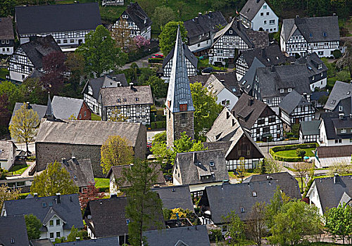 半木结构房屋,教区教堂,藻厄兰,北莱茵威斯特伐利亚,德国,欧洲