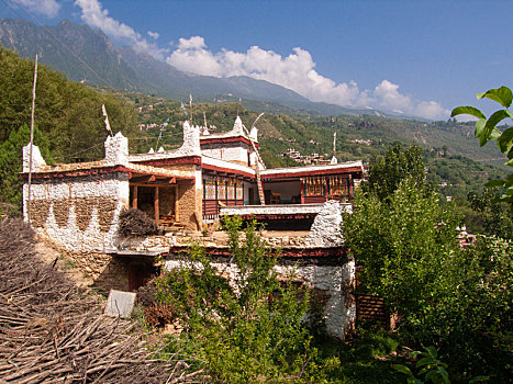 特色独居的丹巴藏寨