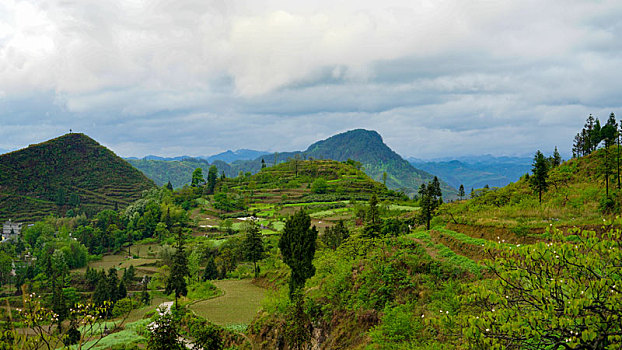 雨水后的武陵山区乡村美景