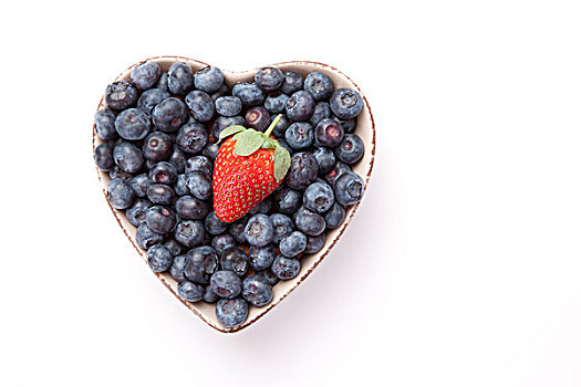 蓝莓,一个,草莓,心形,碗,白色背景