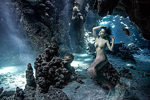 水下视角,美人鱼,坐,海底,石头