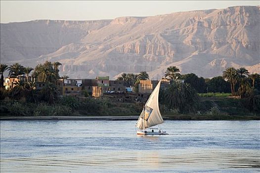 帆船,尼罗河,河,正面,乡村,岩石,风景,靠近,路克索神庙,埃及,非洲