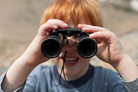 男孩,双筒望远镜,艾伯塔省,加拿大