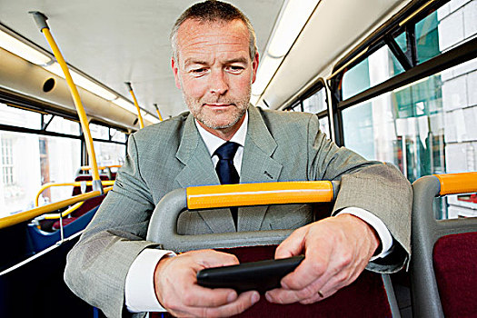 商务人士,智能手机,巴士