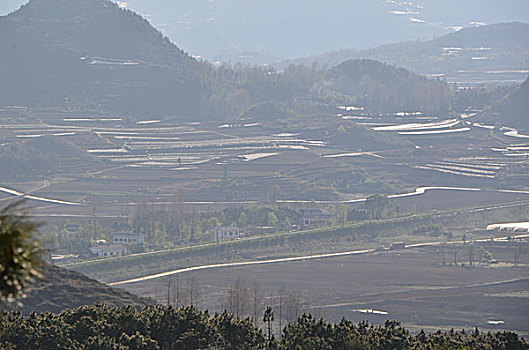 乌蒙山,风光,田园,公路,山脉,天空,高海拔,云贵高原,民居,美景,春季