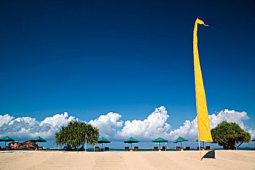 旗帜,遮阳伞,沙滩椅,海滩,库塔,龙目岛,印度尼西亚,东南亚
