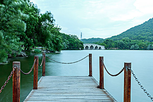 杭州萧山湘湖风光跨湖桥