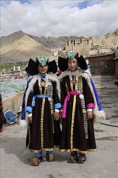 拉达克地区,女人,戴着,传统服装,头饰,青绿色,正面,宫殿,北印度,喜马拉雅山,亚洲