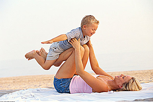 母亲,儿子,玩,海滩