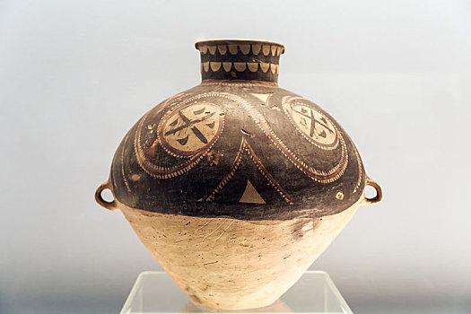 上海博物馆藏马家窑文化彩陶圆圈纹壶