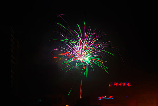 夜空中的烟花