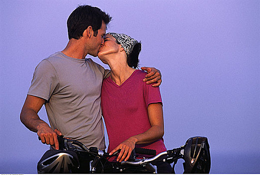 伴侣,自行车,吻