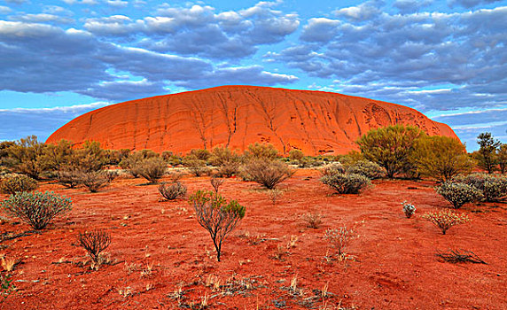 乌卢鲁巨石,石头,日出,乌卢鲁卡塔曲塔国家公园,北领地州,澳大利亚