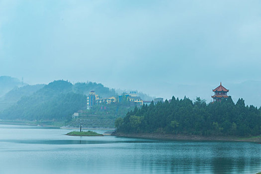 升钟烟雨