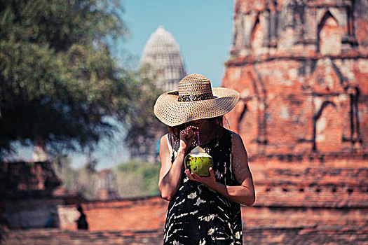 美女,喝,果汁,椰子,靠近,遗址,古老,佛教寺庙