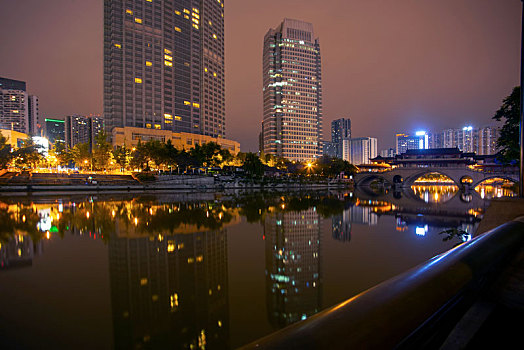 成都市锦江安顺桥夜景,灯光通明的酒吧街