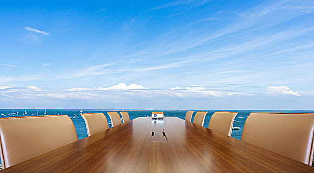 会议桌,蓝色海洋,蓝天