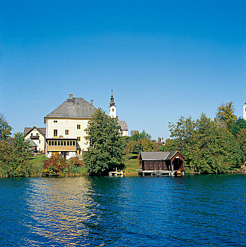 奥地利克拉根福市沃尔特湖畔圣玛丽亚教堂