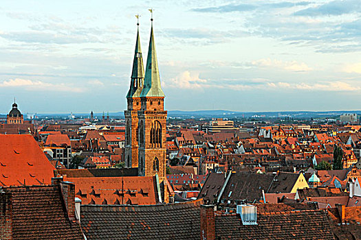 教堂塔楼,教堂,屋顶,老城,纽伦堡,中间,弗兰克尼亚,巴伐利亚,德国,欧洲