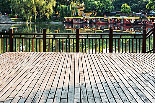 南京白鹭洲公园御龙池码头