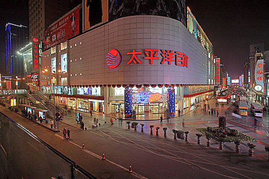 四川成都春煦路步行街夜景