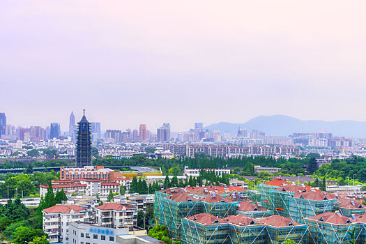 俯瞰南京大报恩寺琉璃宝塔和城市建筑