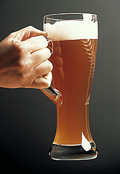 握着,高,玻璃杯,小麦啤酒