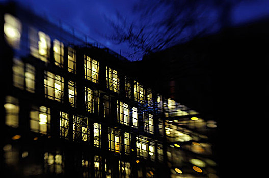 办公室,建筑,夜晚,后面,树,赫尔辛基,芬兰