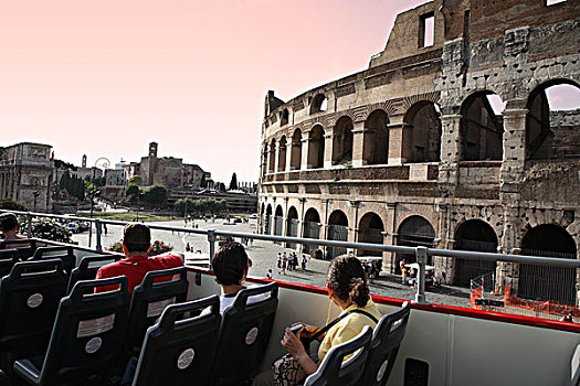 意大利,拉齐奥,罗马,罗马角斗场,游客,观光,旅游巴士