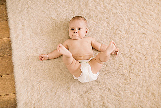 俯视,头像,可爱,女婴,尿布,躺着,米色,地毯