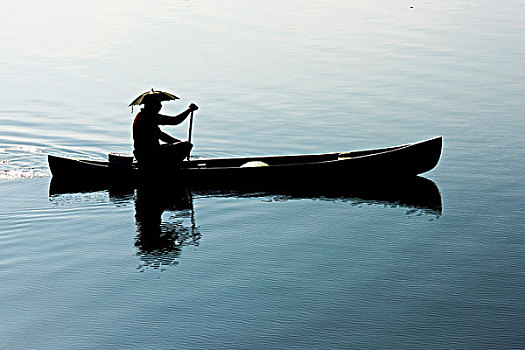 渔民,小,木船,死水,喀拉拉,海岸,印度南部,印度,亚洲