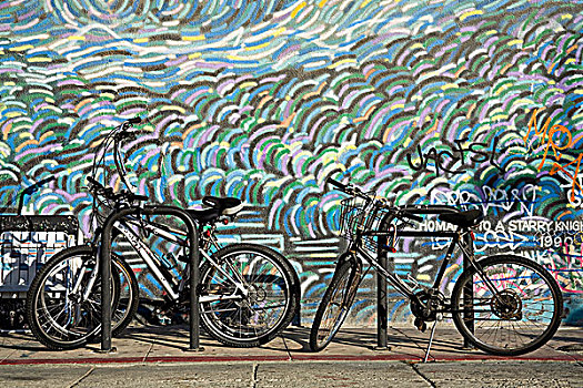 自行车停放,路边,威尼斯海滩,洛杉矶市,加利福尼亚,美国