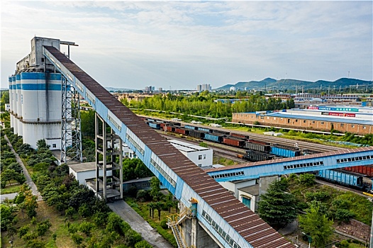 航拍河南平顶山中平煤电配煤中心及铁路站场,燃煤火电厂动力煤快速输煤系统,地下输煤通道,管道运输