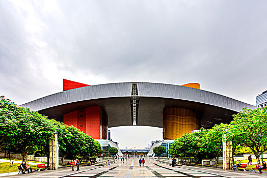 深圳市民中心的弧形建筑,大鹏展翅