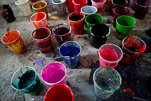彩色,绘画,不同,杯子,地上