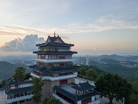 航拍清晨时分的惠州高榜山景区挂榜阁风光