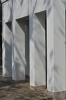 建筑的方形柱子